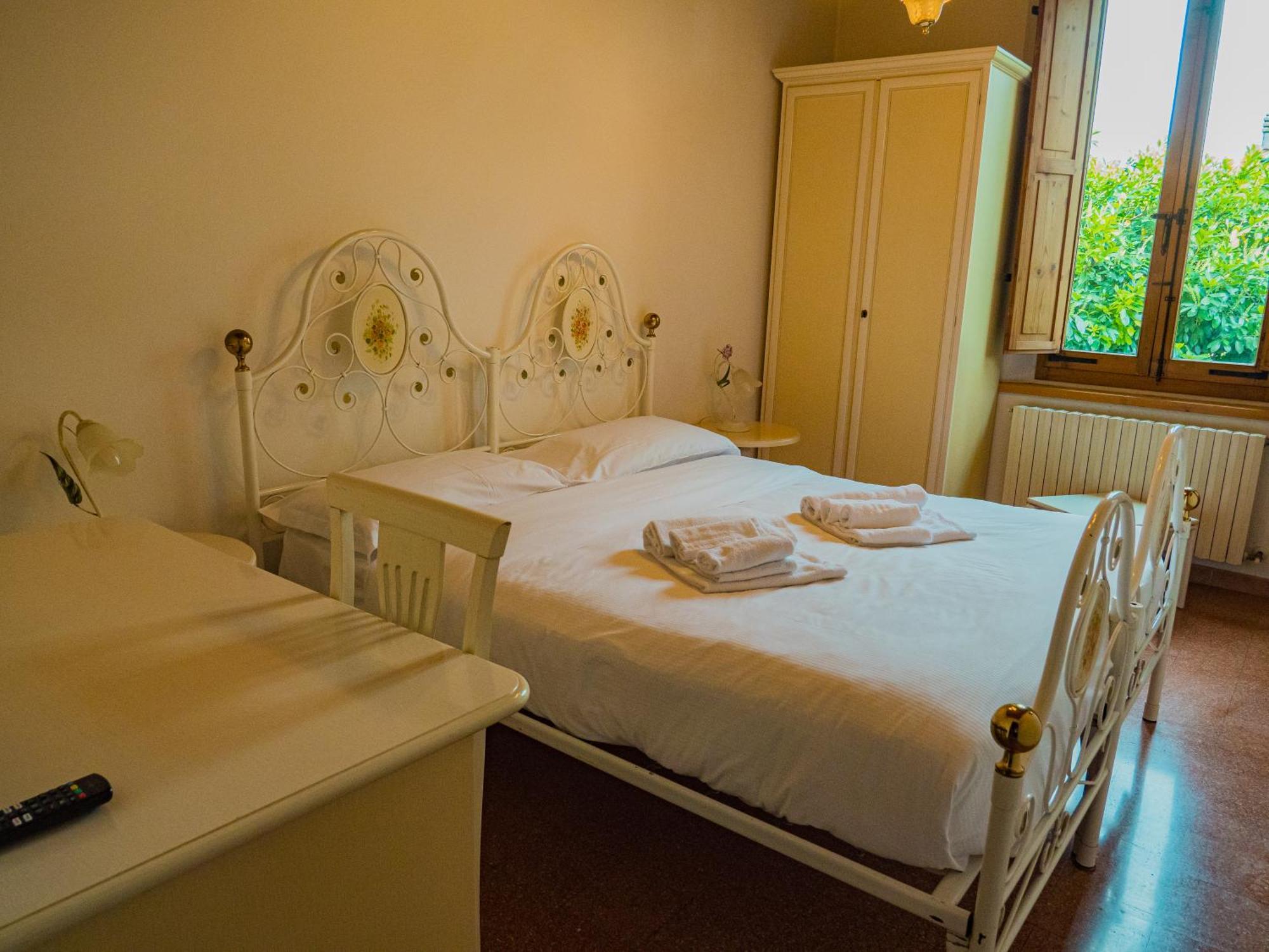 B&B Villa Erika Lugo  Eksteriør billede